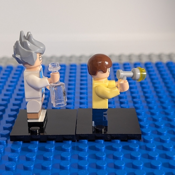 2 Minifigures- Rick and Morty Anime TV Show Building Block Toy Action Figure - Picture 4 of 5